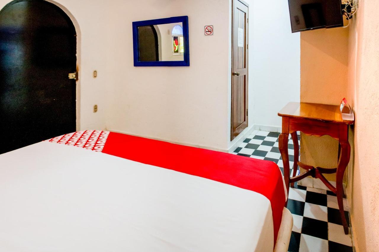 Hotel Isis ซีฮัวตาเนโค ภายนอก รูปภาพ
