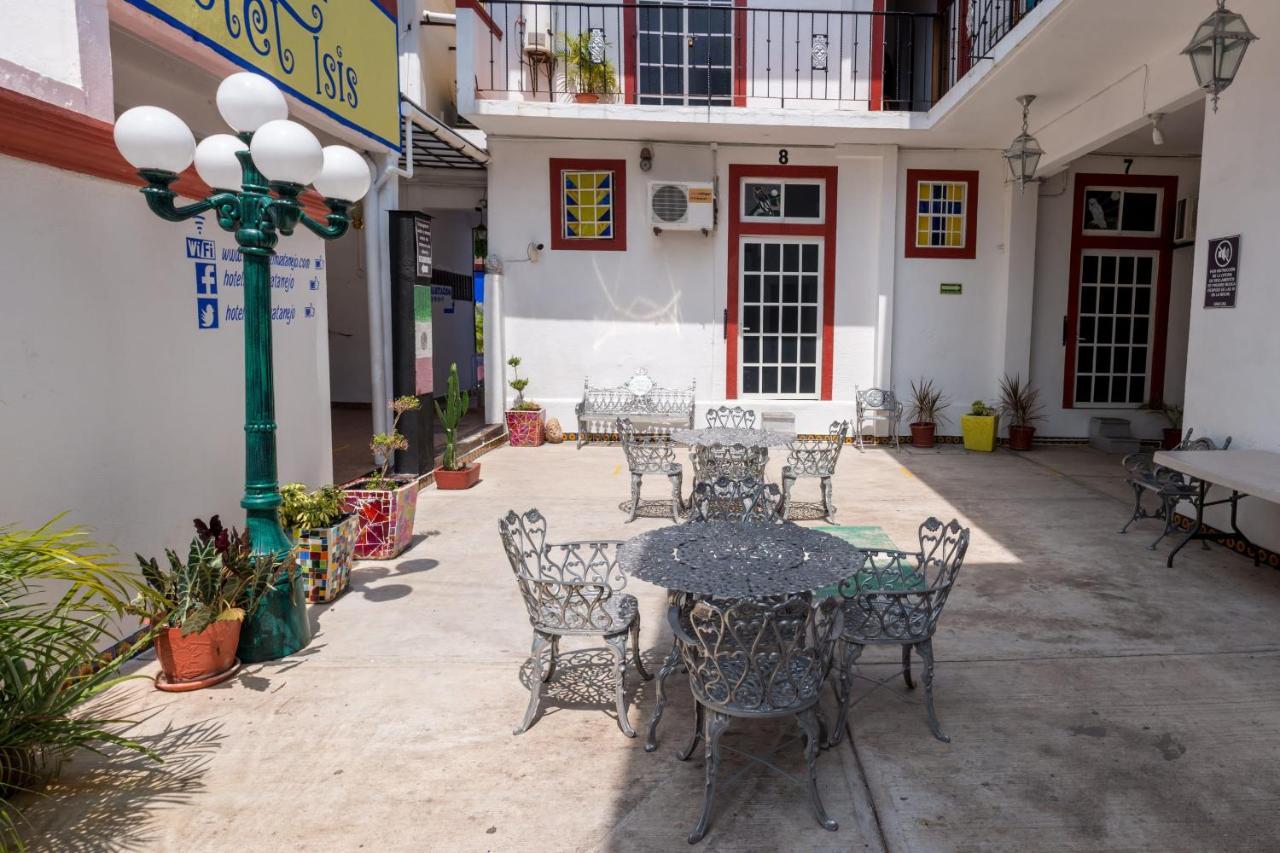 Hotel Isis ซีฮัวตาเนโค ภายนอก รูปภาพ